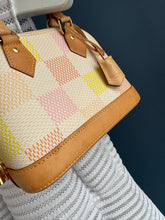Lade das Bild in den Galerie-Viewer, LOUIS VUITTON ALMA BB