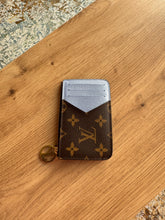 Lade das Bild in den Galerie-Viewer, LOUIS VUITTON ROMY CARDHOLDER
