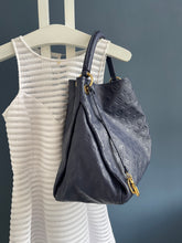 Lade das Bild in den Galerie-Viewer, LOUIS VUITTON ARTSY CELEST EMPREINTE