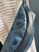 Lade das Bild in den Galerie-Viewer, LOUIS VUITTON AQUA GARDEN BUMBAG