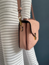 Lade das Bild in den Galerie-Viewer, LOUIS VUITTON MÉTIS EMPREINTE