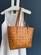 Lade das Bild in den Galerie-Viewer, MCM TONI SHOPPER