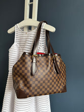 Lade das Bild in den Galerie-Viewer, LOUIS VUITTON HAMPSTEAD MM