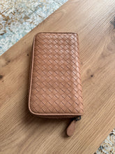 Lade das Bild in den Galerie-Viewer, BOTTEGA VENETA GELDBÖRSE