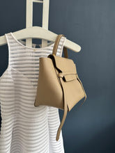 Lade das Bild in den Galerie-Viewer, CÉLINE BELT