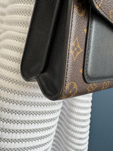 Lade das Bild in den Galerie-Viewer, LOUIS VUITTON VICTOIRE