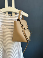 Lade das Bild in den Galerie-Viewer, CÉLINE BELT MEDIUM