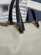 Lade das Bild in den Galerie-Viewer, CHLOÉ BAYLEE