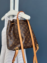 Lade das Bild in den Galerie-Viewer, LOUIS VUITTON MONTSOURIS PM