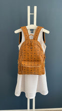 Lade das Bild in den Galerie-Viewer, MCM STARK LARGE RUCKSACK
