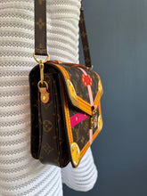 Lade das Bild in den Galerie-Viewer, LOUIS VUITTON MÉTIS SUMMER TRANK