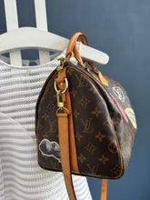 Lade das Bild in den Galerie-Viewer, LOUIS VUITTON WORLD TOUR SPEEDY 30