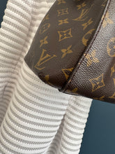 Lade das Bild in den Galerie-Viewer, LOUIS VUITTON MONTAIGNE