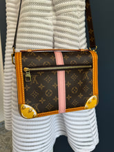 Lade das Bild in den Galerie-Viewer, LOUIS VUITTON MÉTIS SUMMER TRANK