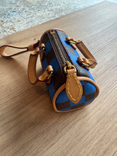 Lade das Bild in den Galerie-Viewer, LOUIS VUITTON SPEEDY POP BLUE ANHÄNGER