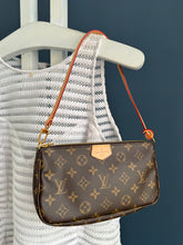 Lade das Bild in den Galerie-Viewer, LOUIS VUITTON POCHETTE