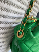 Lade das Bild in den Galerie-Viewer, CHANEL 19 HOBO BAG