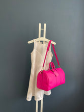 Lade das Bild in den Galerie-Viewer, LOUIS VUITTON TAIGARAMA KEEPALL 50