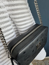 Lade das Bild in den Galerie-Viewer, MCM CAMERA BAG