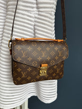 Lade das Bild in den Galerie-Viewer, LOUIS VUITTON MÉTIS