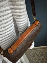 Lade das Bild in den Galerie-Viewer, LOUIS VUITTON MÉTIS