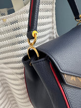 Lade das Bild in den Galerie-Viewer, LOUIS VUITTON DOUBLE V
