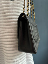 Lade das Bild in den Galerie-Viewer, CHANEL DOUBLE FLAP JUMBO
