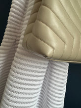 Lade das Bild in den Galerie-Viewer, YSL LOULOU MEDIUM