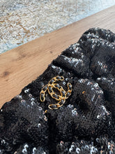 Lade das Bild in den Galerie-Viewer, CHANEL 19 POUCH