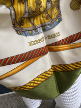 Lade das Bild in den Galerie-Viewer, HERMÉS CARE 90x90