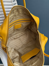 Lade das Bild in den Galerie-Viewer, PRADA BOSTON