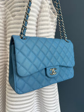 Lade das Bild in den Galerie-Viewer, CHANEL DOUBLE FLAP JUMBO