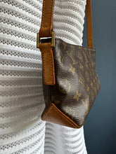 Lade das Bild in den Galerie-Viewer, LOUIS VUITTON TROTTRUR