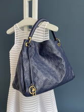 Lade das Bild in den Galerie-Viewer, LOUIS VUITTON ARTSY CELEST EMPREINTE