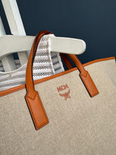 Lade das Bild in den Galerie-Viewer, MCM SHOPPER