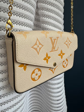Lade das Bild in den Galerie-Viewer, LOUIS VUITTON FÉLICIE BY THE POOL