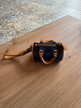 Lade das Bild in den Galerie-Viewer, LOUIS VUITTON SPEEDY POP BLUE ANHÄNGER