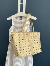 Lade das Bild in den Galerie-Viewer, MCM SHOPPER MEDIUM