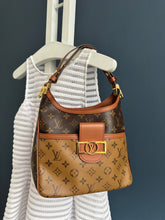 Lade das Bild in den Galerie-Viewer, LOUIS VUITTON DAUPHINE HOBO
