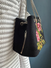 Lade das Bild in den Galerie-Viewer, YSL FLOWER BUCKET