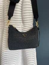 Lade das Bild in den Galerie-Viewer, PRADA RE-EDITION 2005 BAG