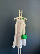 Lade das Bild in den Galerie-Viewer, CHANEL 19 HOBO BAG