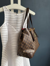 Lade das Bild in den Galerie-Viewer, LOUIS VUITTON HAMPSTEAD MM