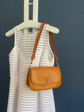 Lade das Bild in den Galerie-Viewer, LOUIS VUITTON BUCI