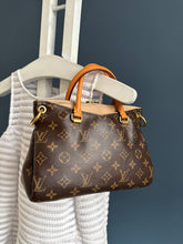 Lade das Bild in den Galerie-Viewer, LOUIS VUITTON PALLAS BB