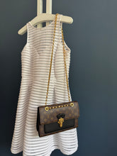 Lade das Bild in den Galerie-Viewer, LOUIS VUITTON VICTOIRE