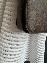 Lade das Bild in den Galerie-Viewer, LOUIS VUITTON MÉTIS