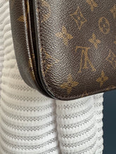 Lade das Bild in den Galerie-Viewer, LOUIS VUITTON MÉTIS OHNE SCHULTERRIEMEN