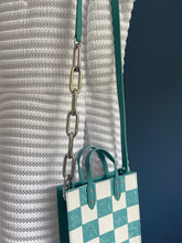 Lade das Bild in den Galerie-Viewer, LOUIS VUITTON SAC PLAT XS