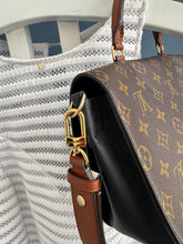 Lade das Bild in den Galerie-Viewer, LOUIS VUITTON VAUGIRARD